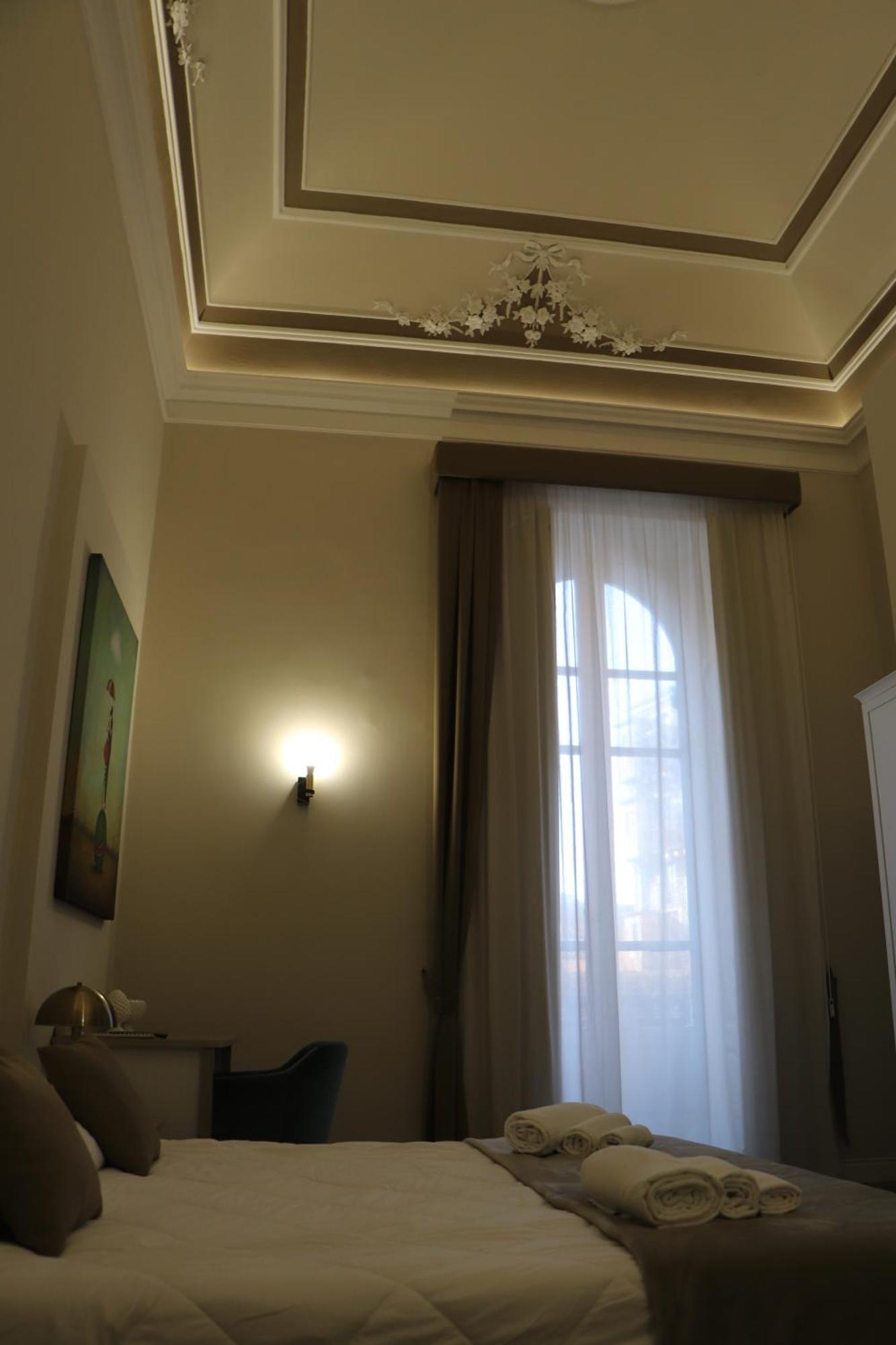 Domus Iole Appartamento Nel Centro Storico Катания Экстерьер фото